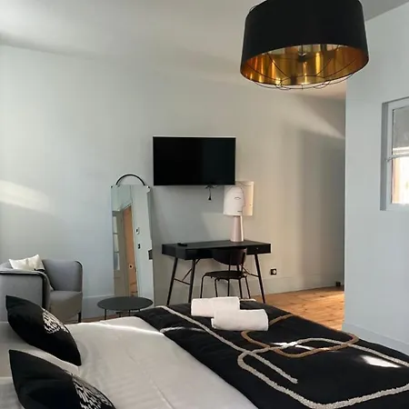 Domaine Clairfontaine Noyarey - Suites Junior Extérieur photo